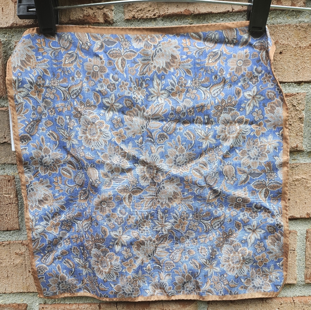 Bloomingdale's pocketsquare